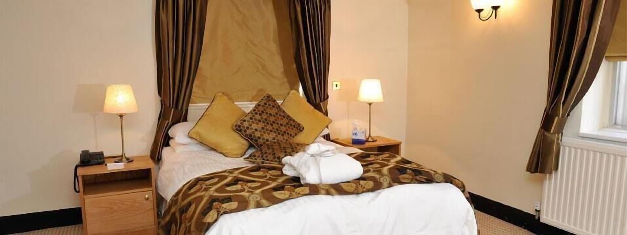 Barn Hotel London Райслип Экстерьер фото