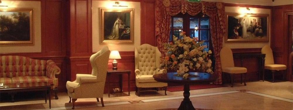 Barn Hotel London Райслип Экстерьер фото