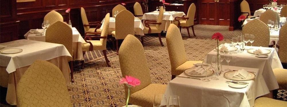 Barn Hotel London Райслип Экстерьер фото