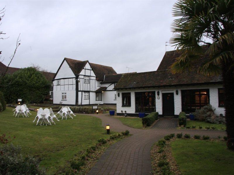 Barn Hotel London Райслип Экстерьер фото